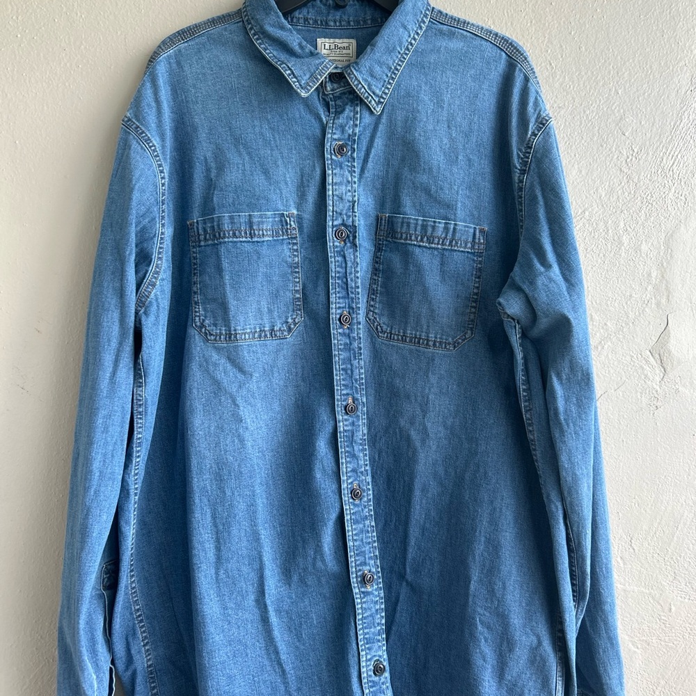 L.L. Bean Traditional Fit  Blue Denim Button Down Shirt size XL Tall